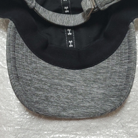 Under Armour Women's Renegade Twist Cap - Picture 6 of 8